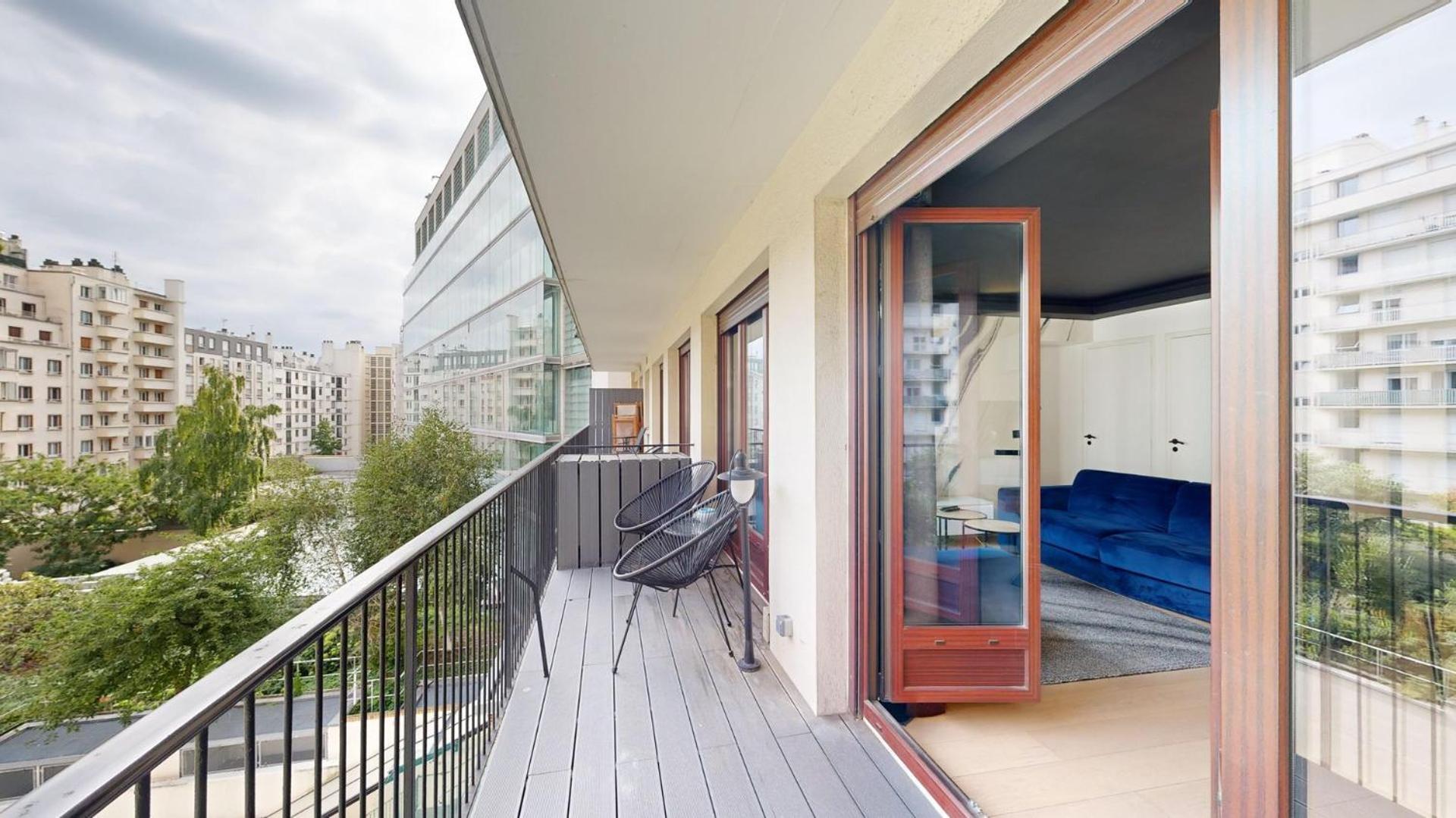 Bluestay 55 - A * Paris